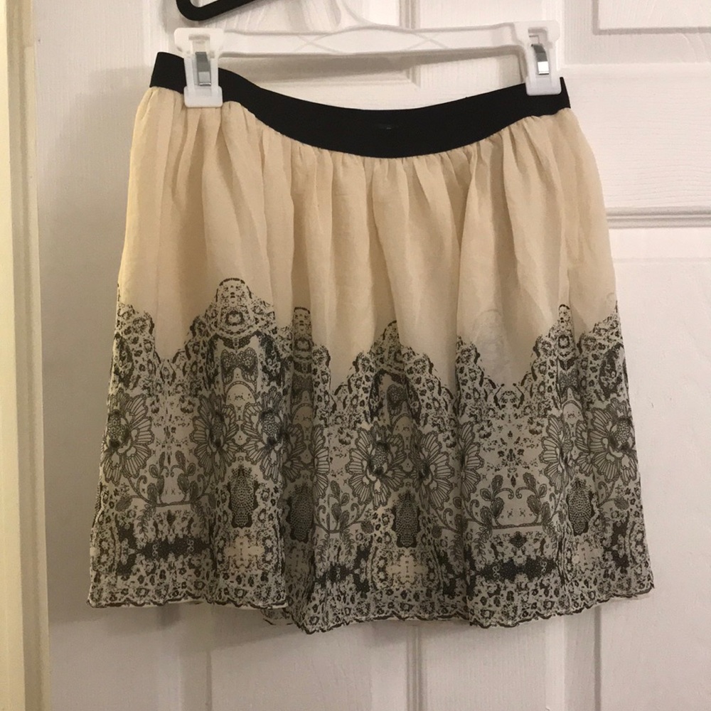 American eagle cream floral skirt